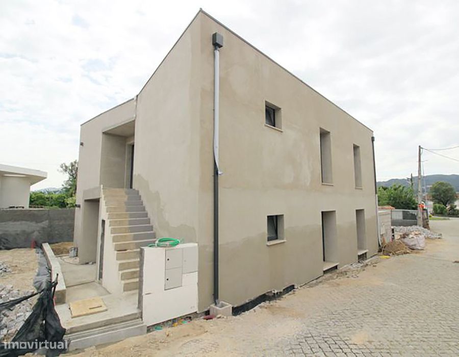 Apartamento T1 Novo Em Amares!