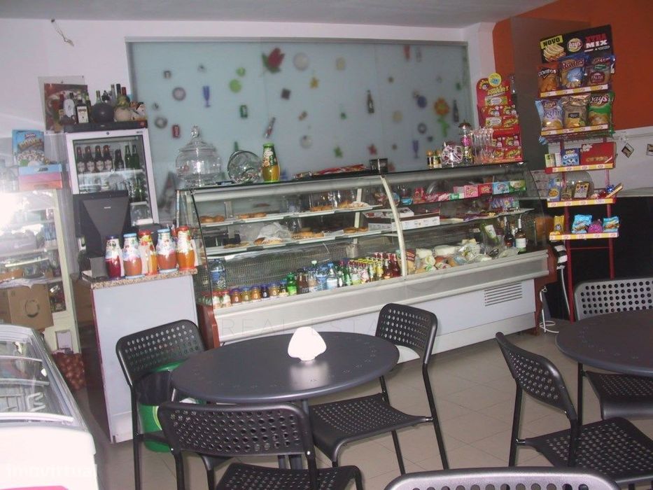 Café, Snack e Charcutaria, com dois pisos, alvará de snack bar e ve...