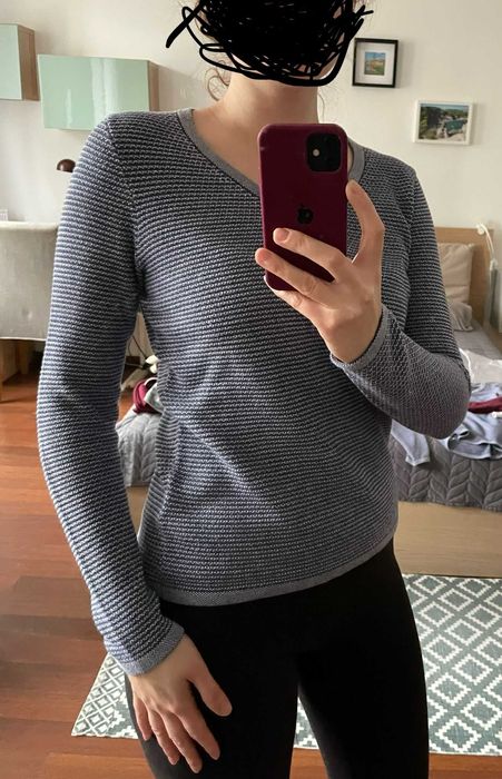 Sweter w serek Montego