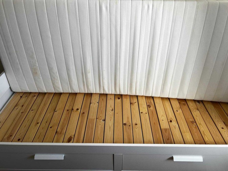 Cama IKEA BRIMNES Individual / Dupla Com Gaveta Com Colchão - Semi-Nova 70€