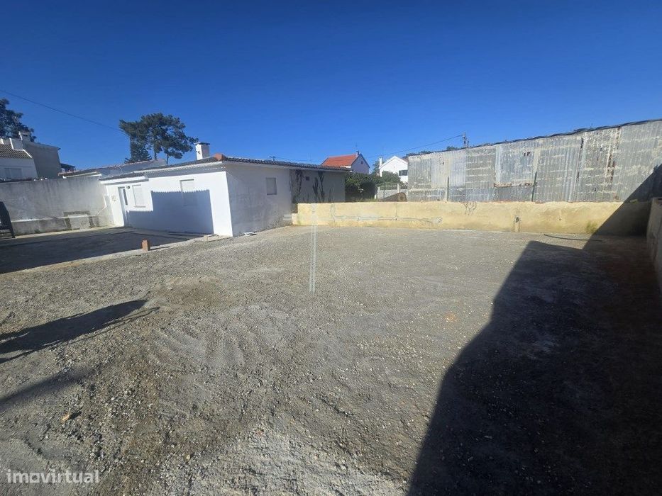 Moradia isolada T4 de arquitetura tradicional - Aroeira