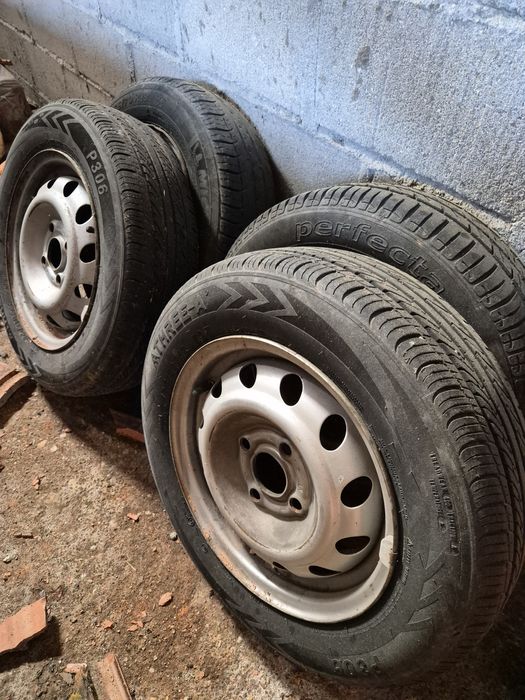 5 Jantes com Pneus Citroën Berlingo – Bom estado – Barato