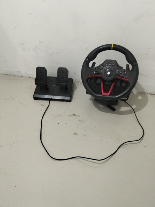 Volante HORI Racing Wheel APEX Wireless PS4 / PC + Pedais - Excelente Estado