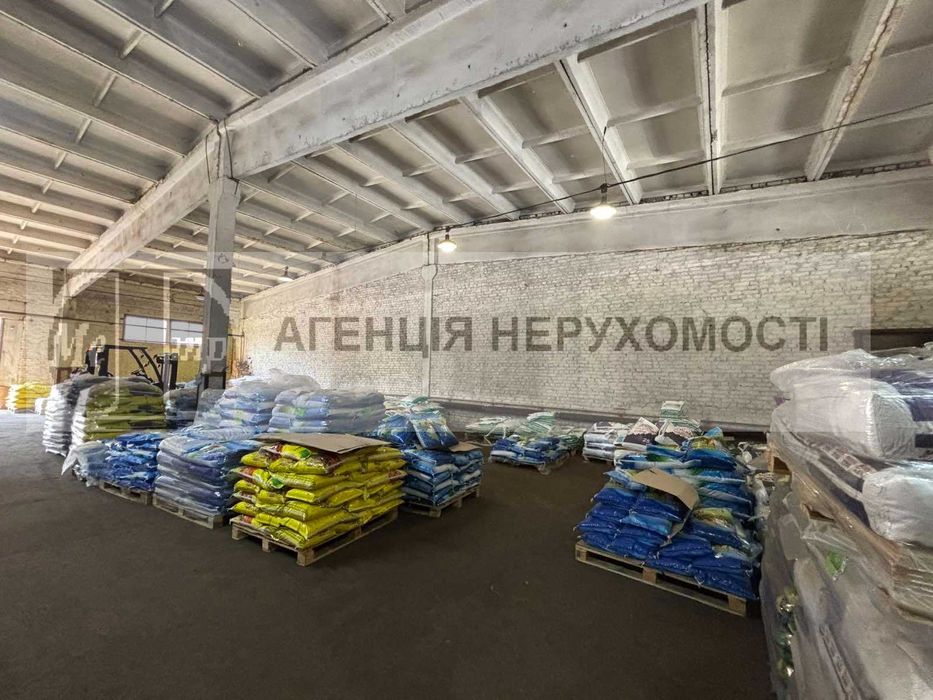 Оренда складу з двома рампами та офісами та власним санвузлом , 348 м2
