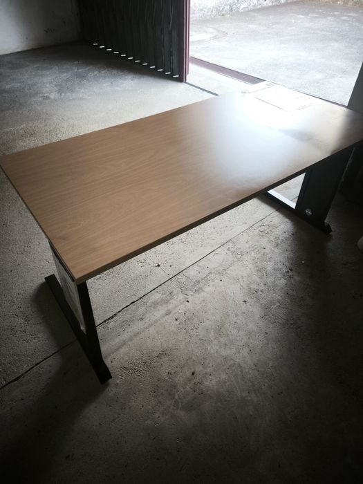 Várias secretárias de escritório