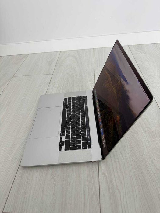 Apple MacBook Pro 16 2019 i7 Silver
