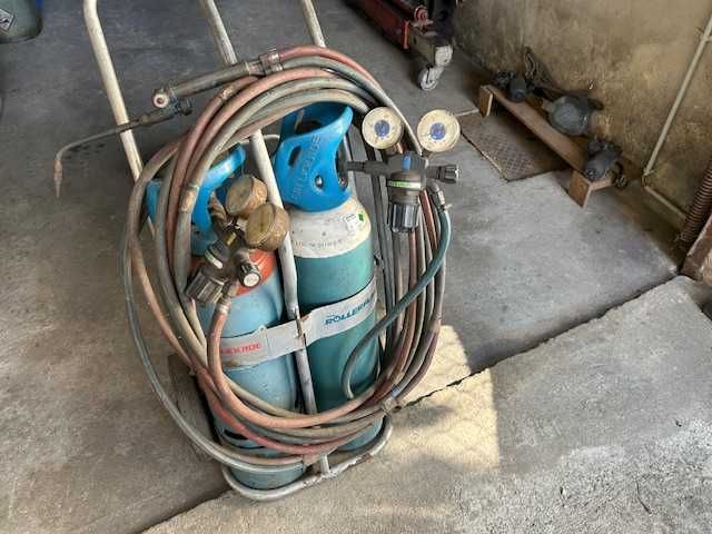 Conjunto de Botijas de gás Oxigênio e Acetileno