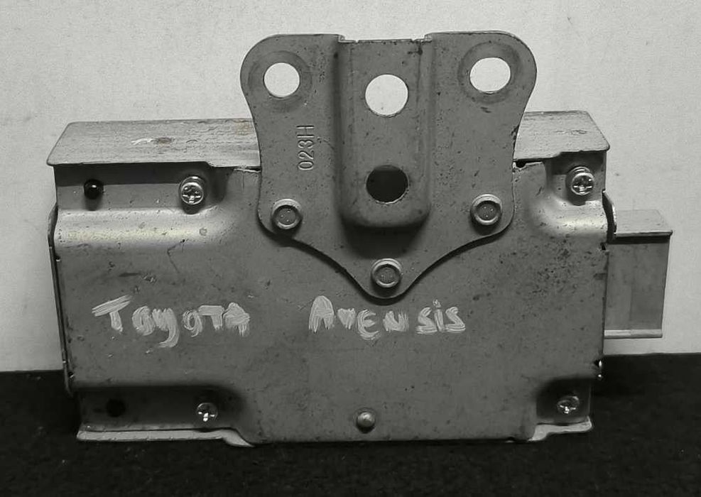 Módulo Eletrónico 8598A-05010 - TOYOTA AVENSIS três volumes
