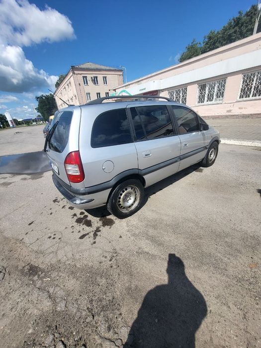 Продам автомобиль Opel Zafira