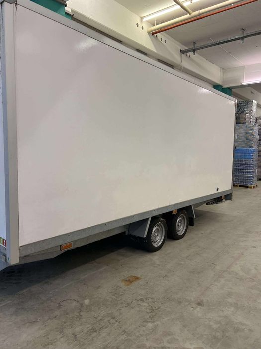 Reboque fechado 3500kg