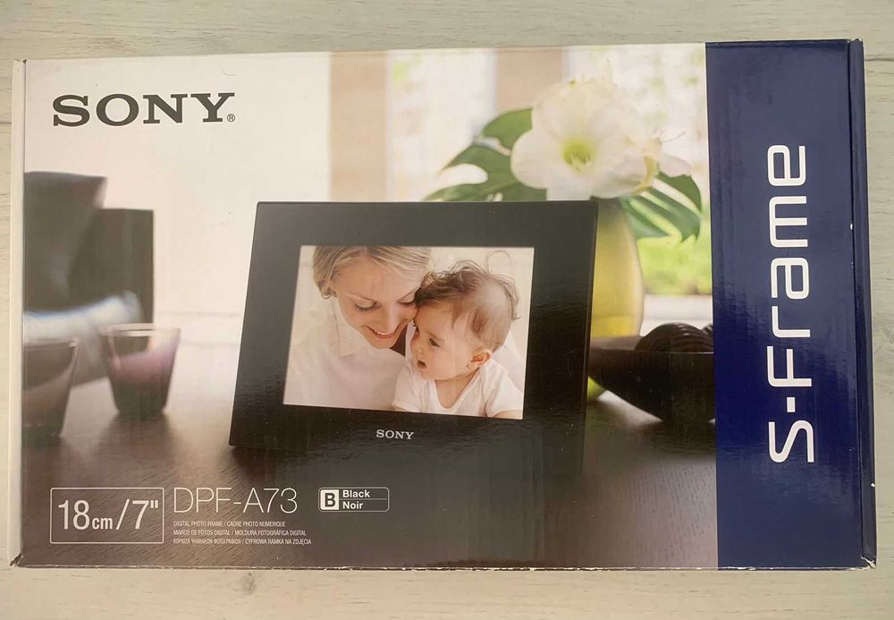 Цифровая фоторамка 7" SONY DPF-A73 black