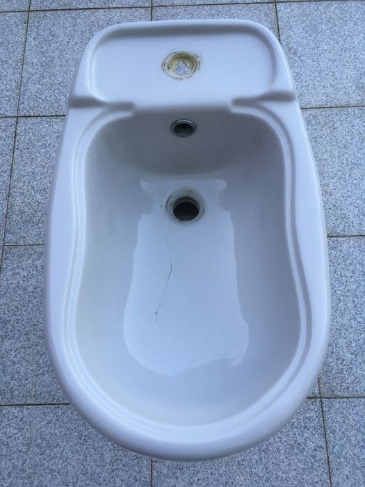 Conjunto de Lavatório c/Coluna e Bidé + Bidé Valadares e Lavatório Grande Sanilusa.