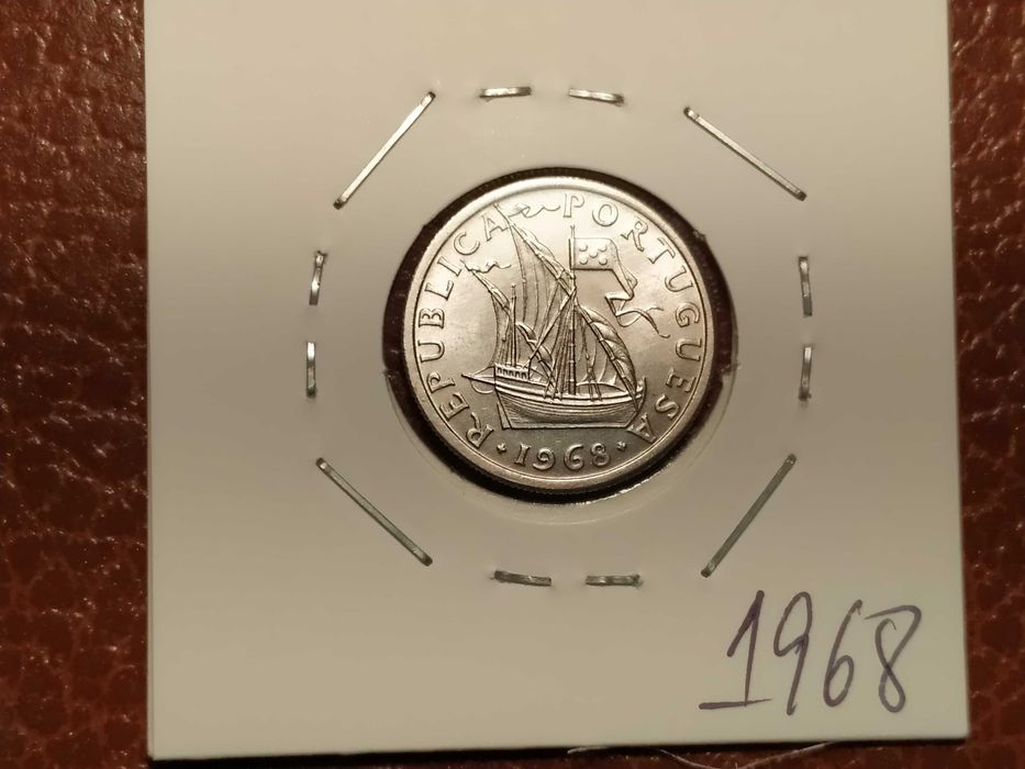 A822 moeda de 2,5 escudos de 1968 (Barcos) - Portugal