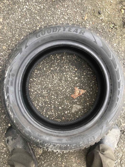 Комплект коліс гуми гудієр зимова в гарному стані зима всесезонка шини