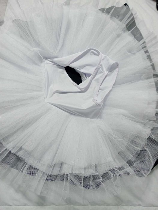 Saia de Tule "Ballet" Branca – TAM S (160) – NOVA c/ Flor