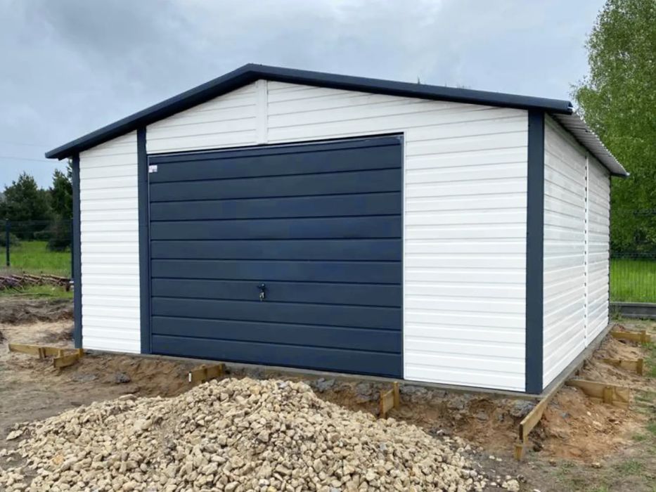 Garaż jednostanowiskowy 5x5 m - Dach dwuspadowy, Brama uchylna, Szara