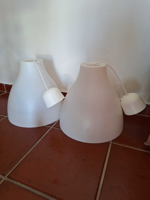 2 Candeeiros brancos de tecto