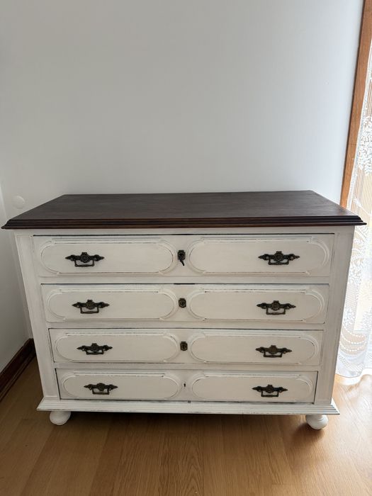 Cómoda antiga restaurada