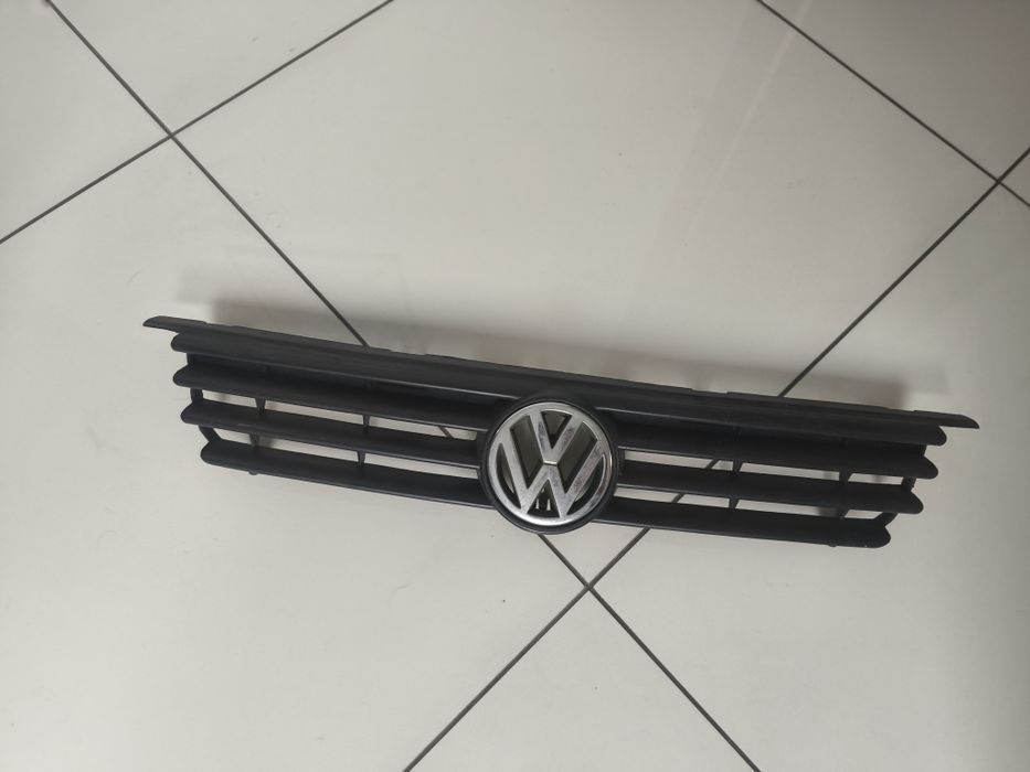 VW Polo III 3 6N 94-99 Atrapa Grill Kratka Środkowa Zderzaka Przód Prz