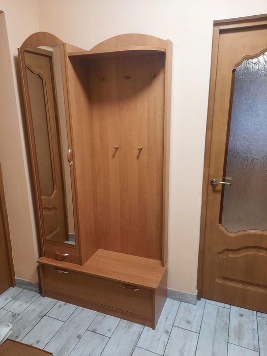 Продається 2 кімнатна квартира  біля ринку.