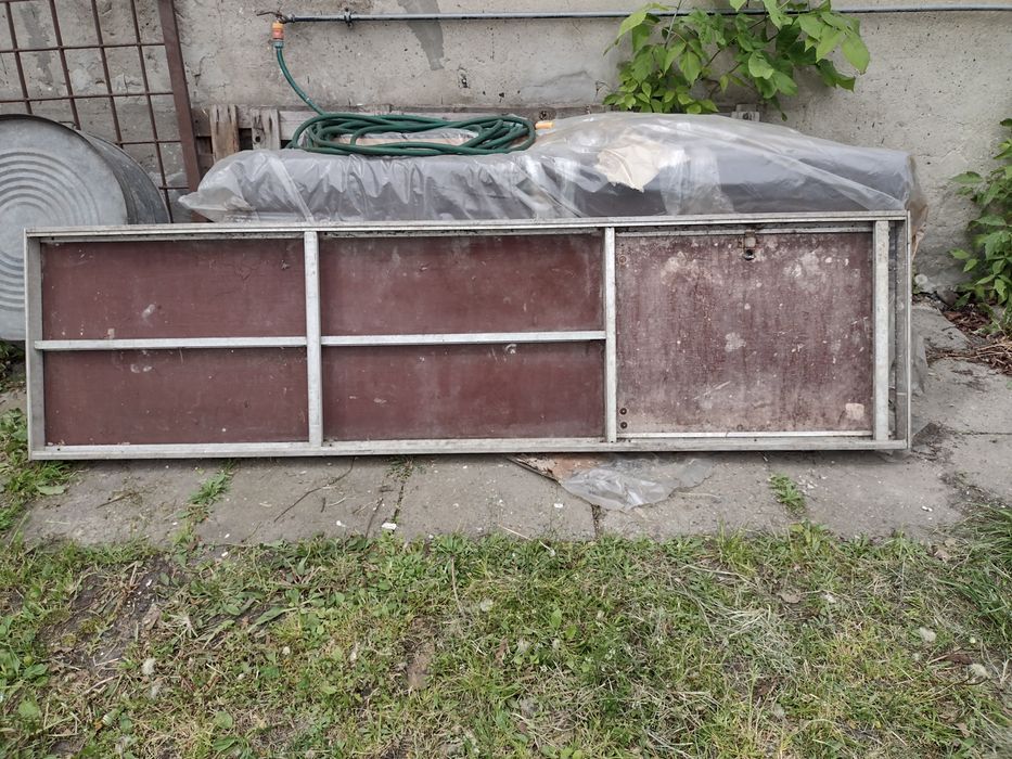 Podest z włazem alu