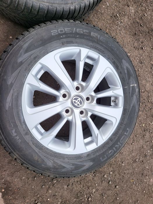 Koła zimowe 205/65/16 Toyota Yaris Cross 5x114,3 ET45 8,5mm-8mm