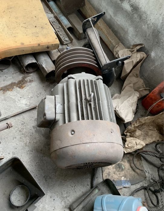 Электро-двигатели редуктора насосы и тд