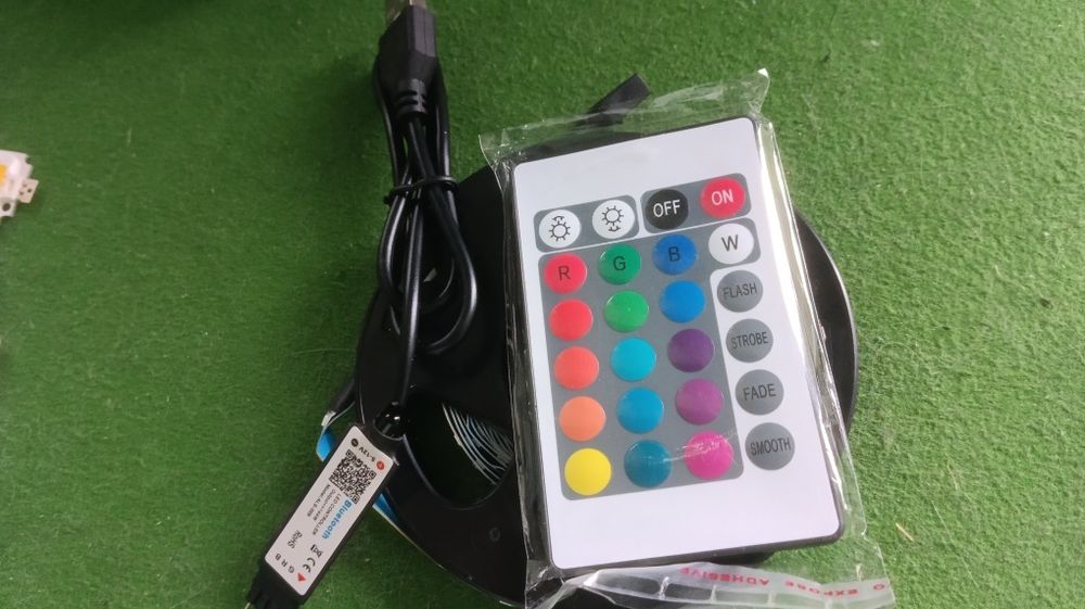 Led діоди на 5В та 12В.