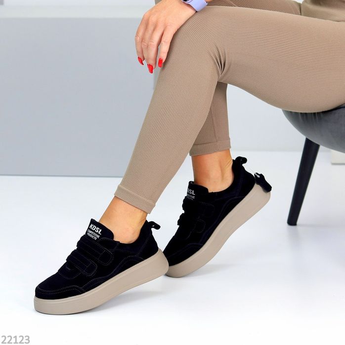 Жіночі шкіряні кеди в кольорах