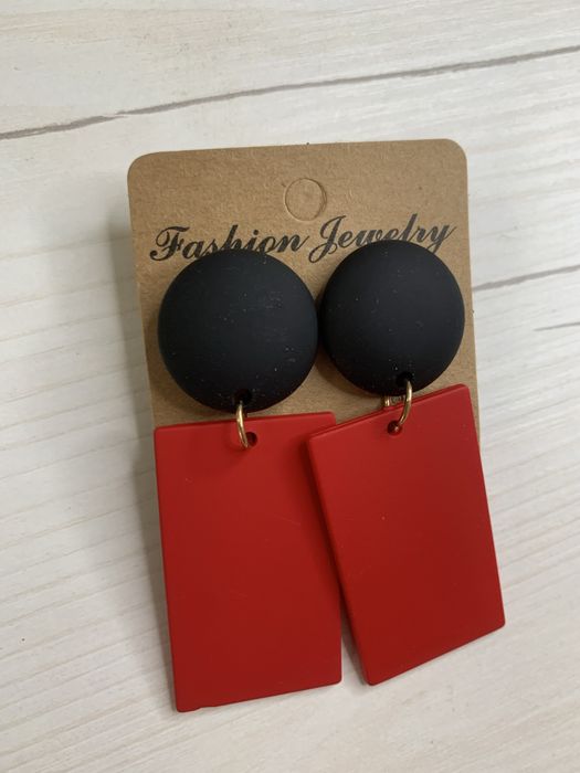 Сережки з бужутерії