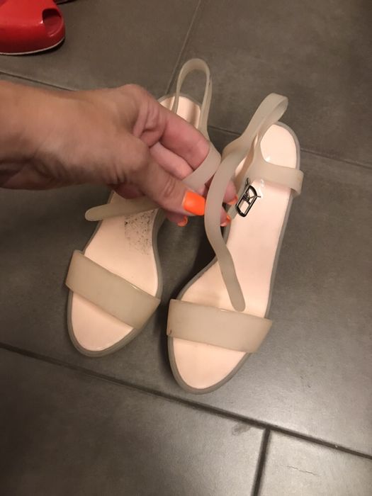 Koturny ala Melissa bezowe