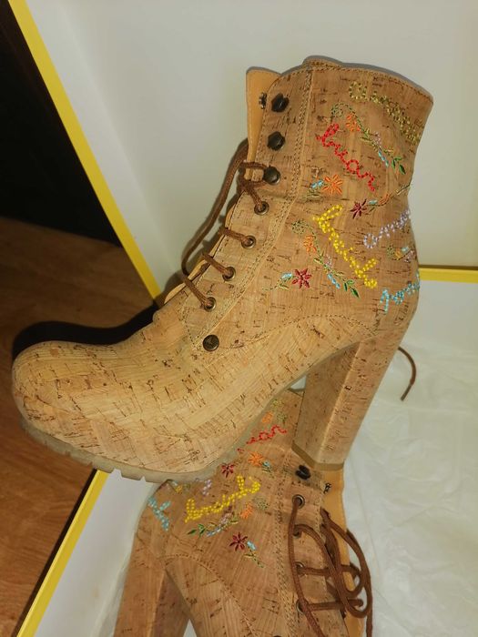 Botins de cortiça - Lencinho da Rutz