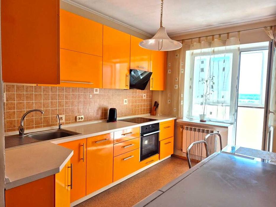 Сдам 2-кімнатну, вул. Вишняківська, 3, метро Харківська 10 хв. пішки.