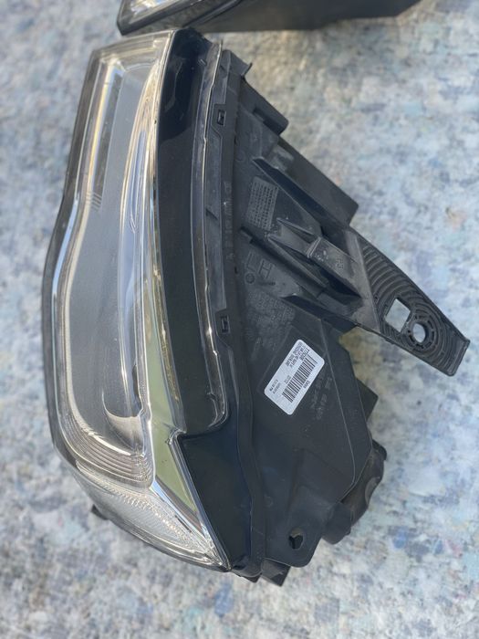 Фари Jeep Grand Cherokee