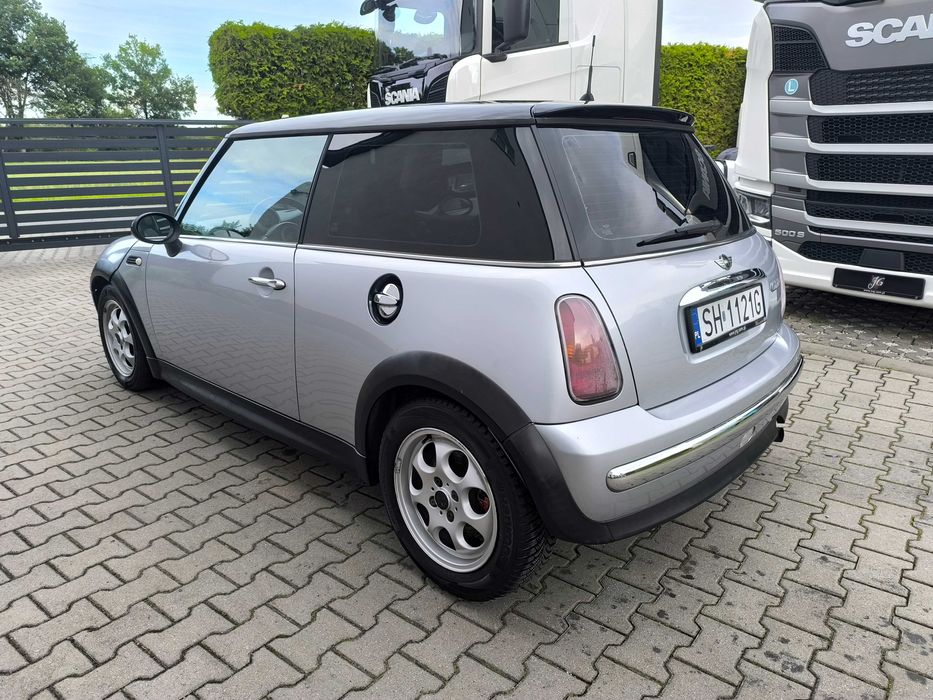 Mini Cooper 1.6 116km