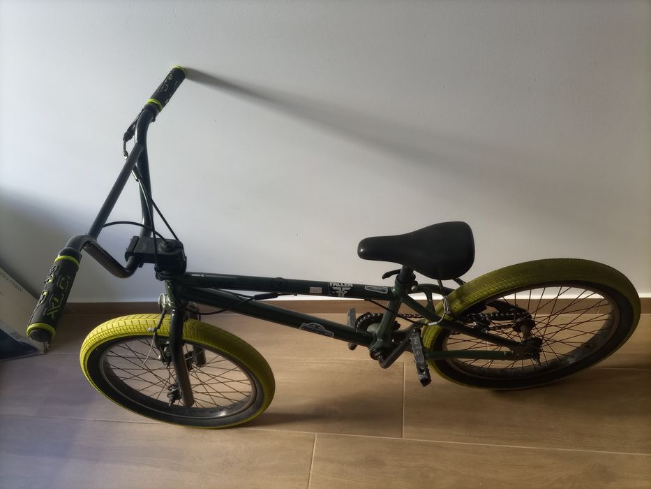 Bicicleta de criança BMX