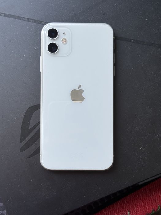 Айфон 11 в гарному стані!