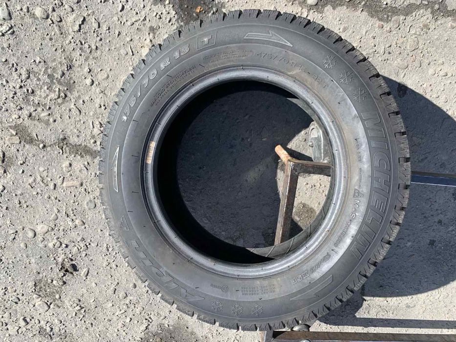 Шини 175/70 R13 пара Michelin  6,8мм, зима