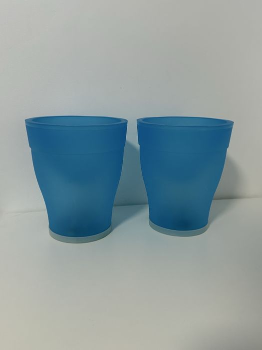 dwie świecące doniczki