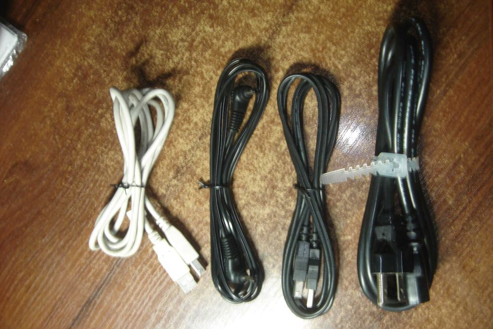 Продам одним лотом