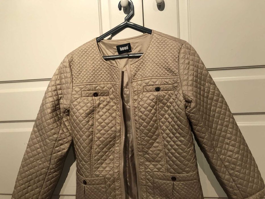 parka/ kispo beije acolchoado marca KEOX tamanho 40