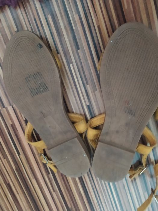 Sandaly dla bliźniaczek r. 36