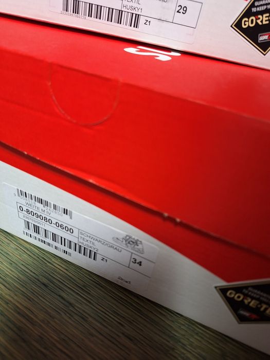 Sprzedam nowe śniegowce Superfit!