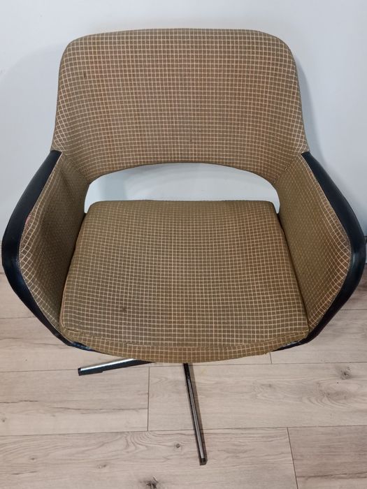 Fotel obrotowy PRL „ Muszelka"