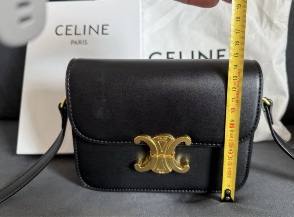 Czarna torebka firmy Celine