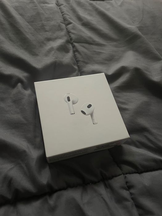 AirPods 4 - Apple