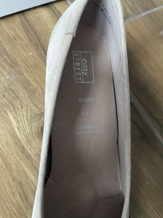 Buty na małym obcasie