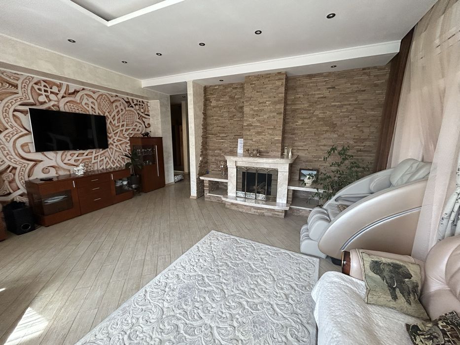 Продаж будинку Рівне, вул Золотіівська