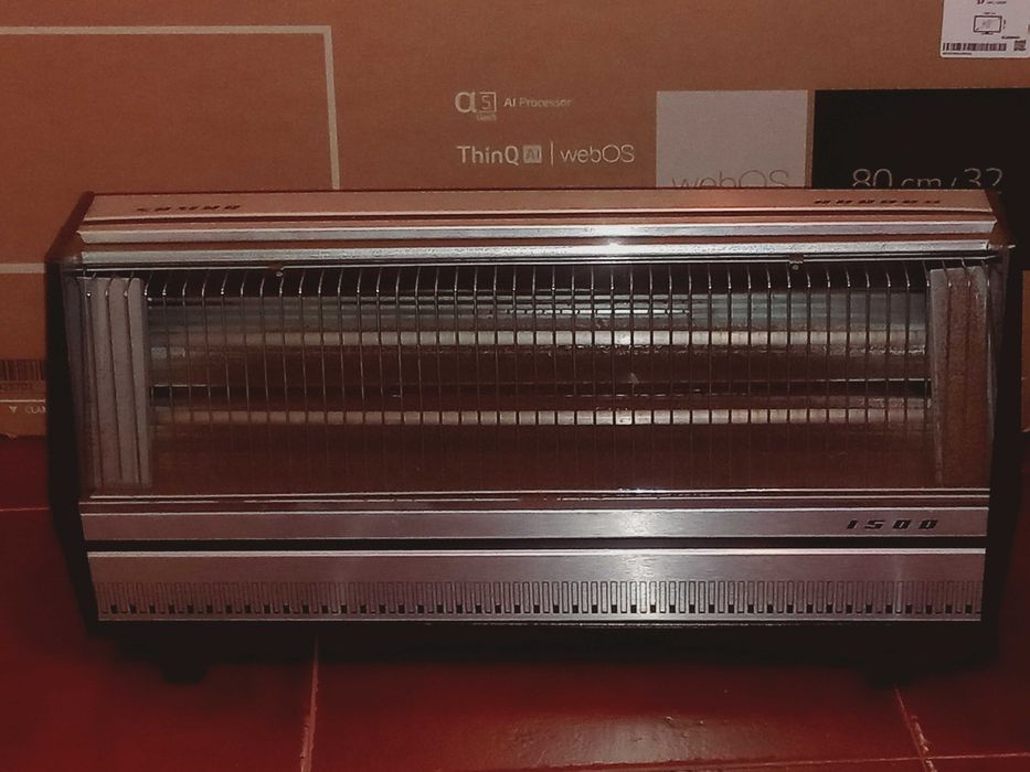 Aquecedor elétrico VIntage a funcionar