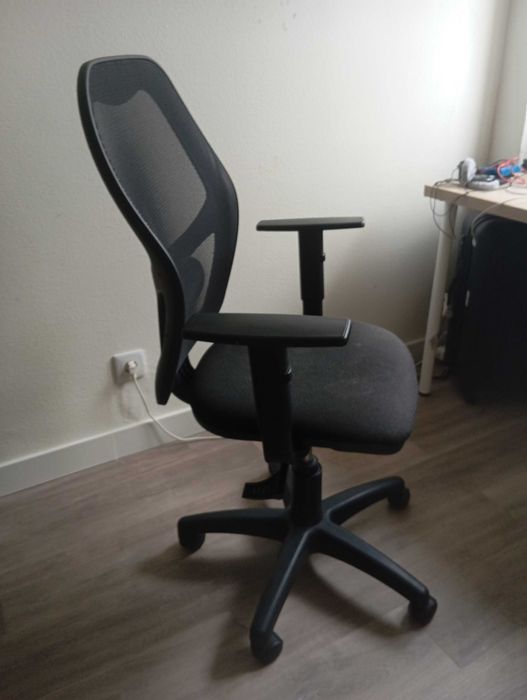 cadeira escritorio adulto preta